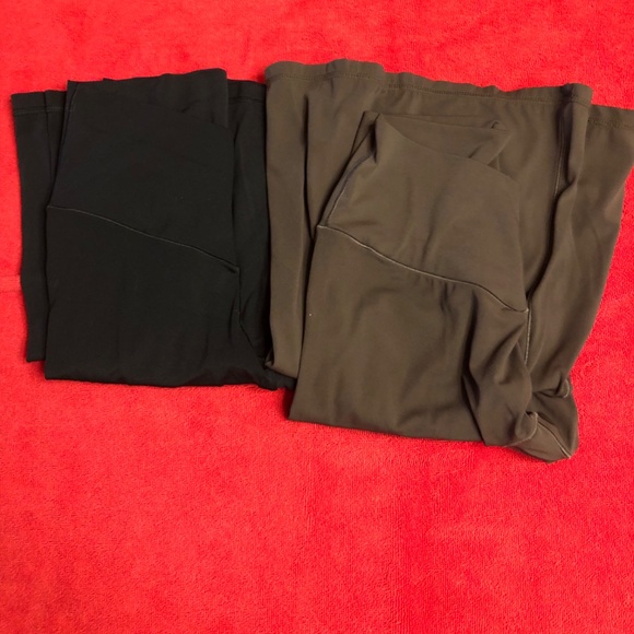 Aerie Criss-cross waist Flared Leggings 2! - Picture 3 of 10